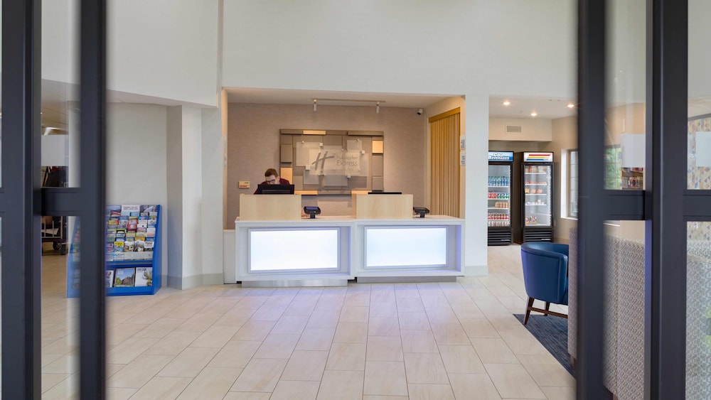Holiday Inn Express & Suites Hood River by IHG - photo 2