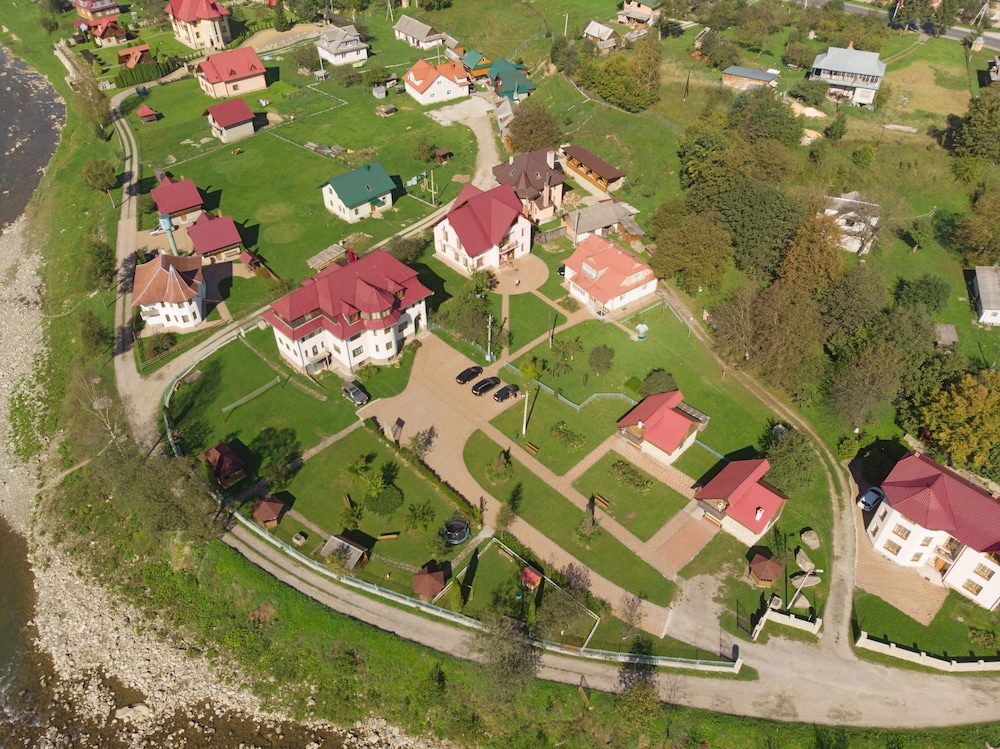 Cotteges Dzherelo — hotel in Yaremche