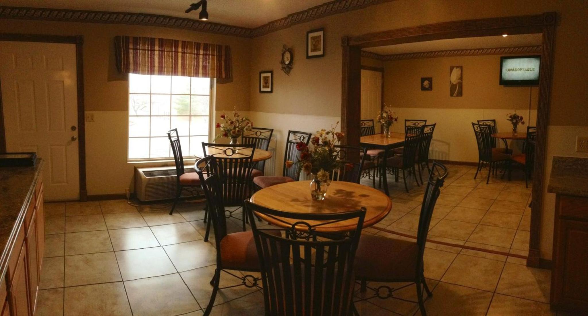 Twelve Oaks Inn - photo 15