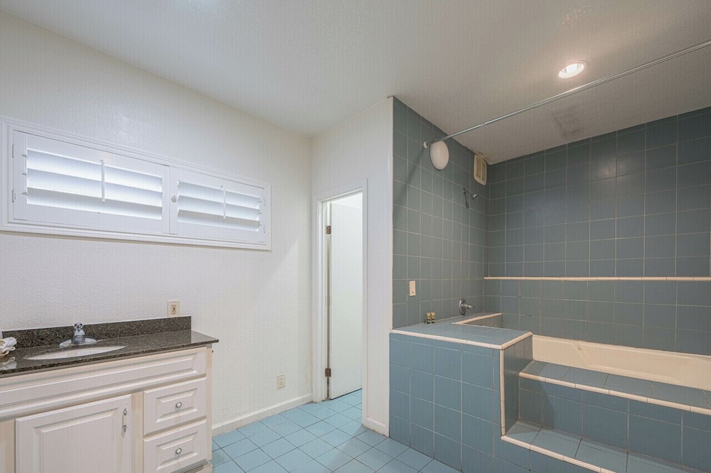 Coastal Valley Inn - photo 15