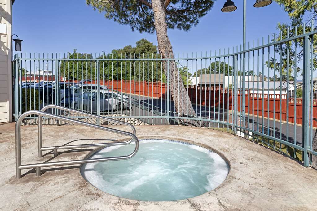 Best Western Cedar Inn & Suites - photo 7