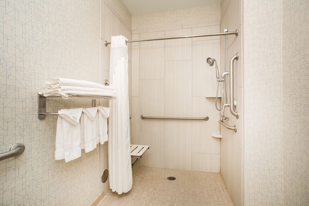 Holiday Inn Express Hotel & Suites Ft. Collins by IHG - photo 29