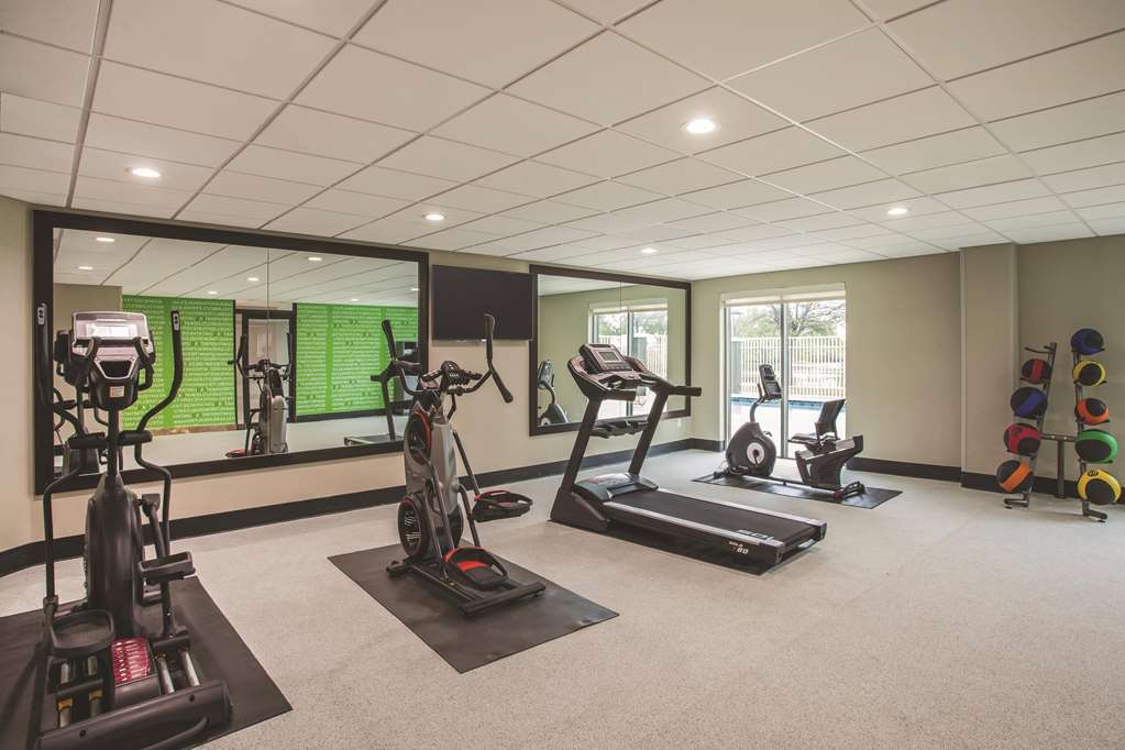 La Quinta Inn & Suites by Wyndham Clearwater South - photo 10
