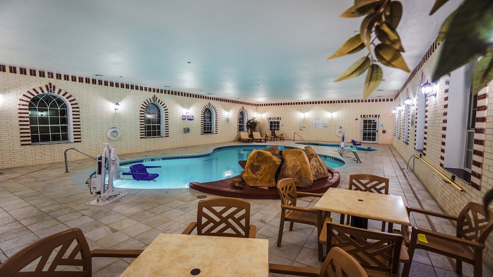 Holiday Inn Express & Suites Pampa by IHG - photo 47