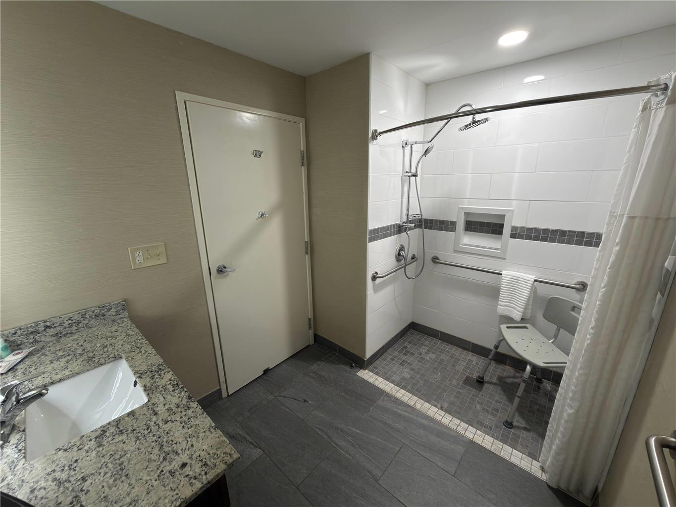 Wingate by Wyndham Utica - photo 36