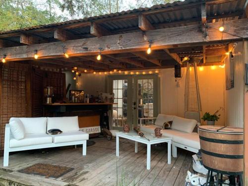 Plenty Parking For Boat Rv Trailers W Cars Cozy 2 Bdrm Cottage — 4-Star Luxury Hotel in Slidell, United States