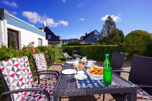 Mittelweg 29 Whg 29A — 4-Star Luxury Hotel in Gromitz, Germany