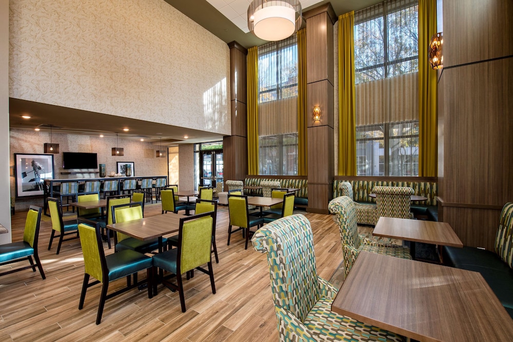 Hampton Inn & Suites Keller Town Center - photo 23