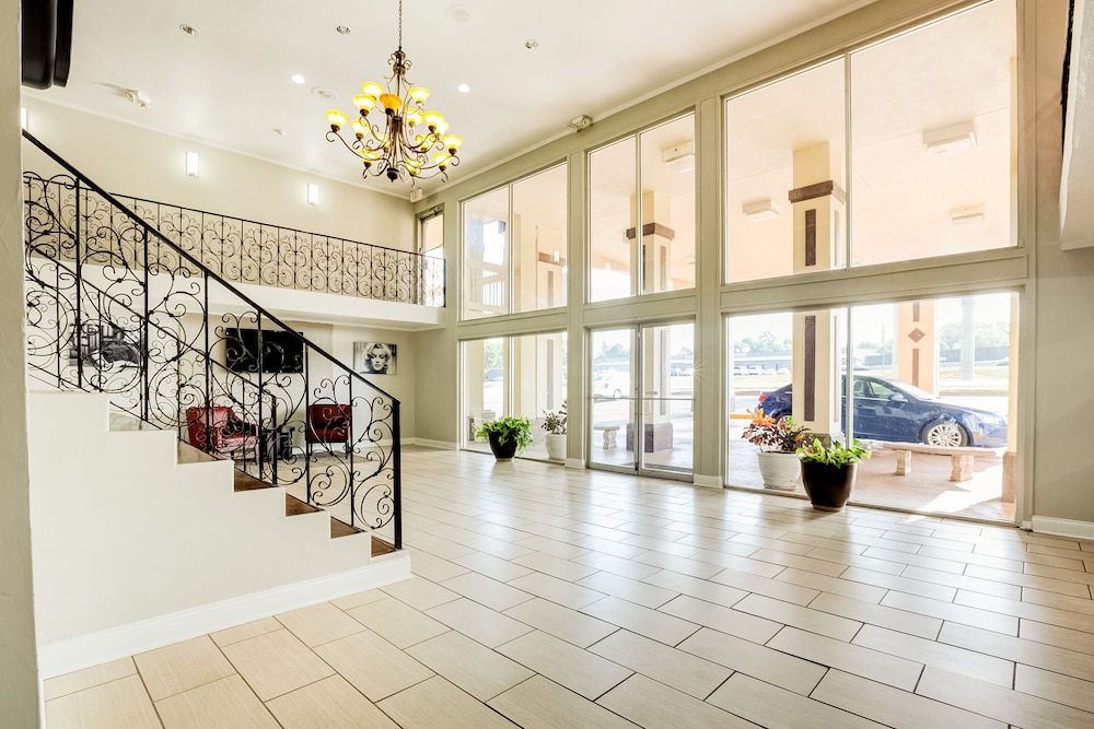 OYO Hotel Tyler Northwest Mineola Hwy - photo 2