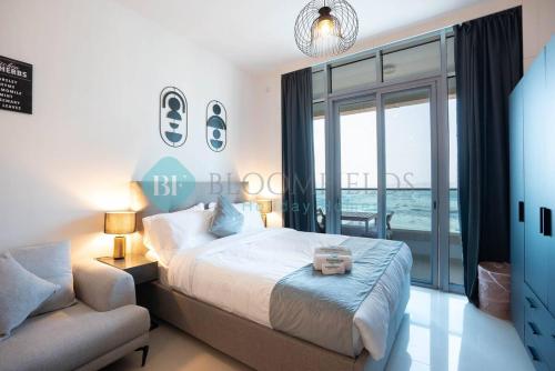 Bloomfields Premium Stu Canal View Julphar Tower - carbon neutral hotel in Abu Dhabi