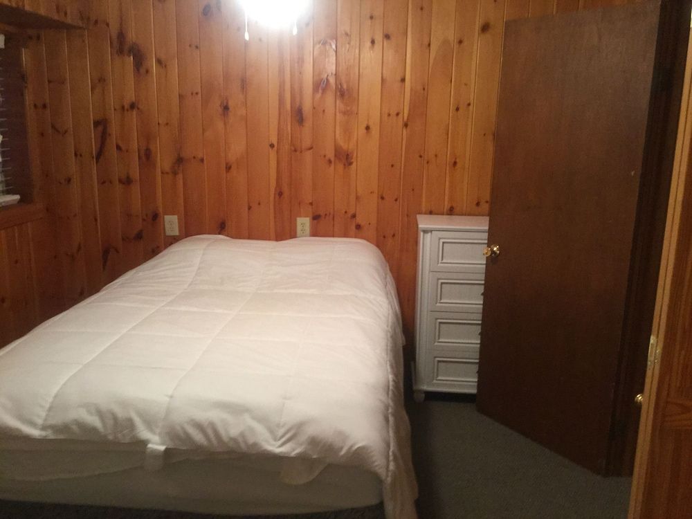 Waters Edge Motel - photo 5