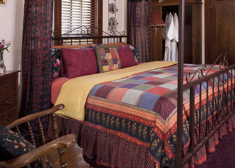 Cliff Cottage Inn Victorian B&B and Boutique Hotel - photo 23