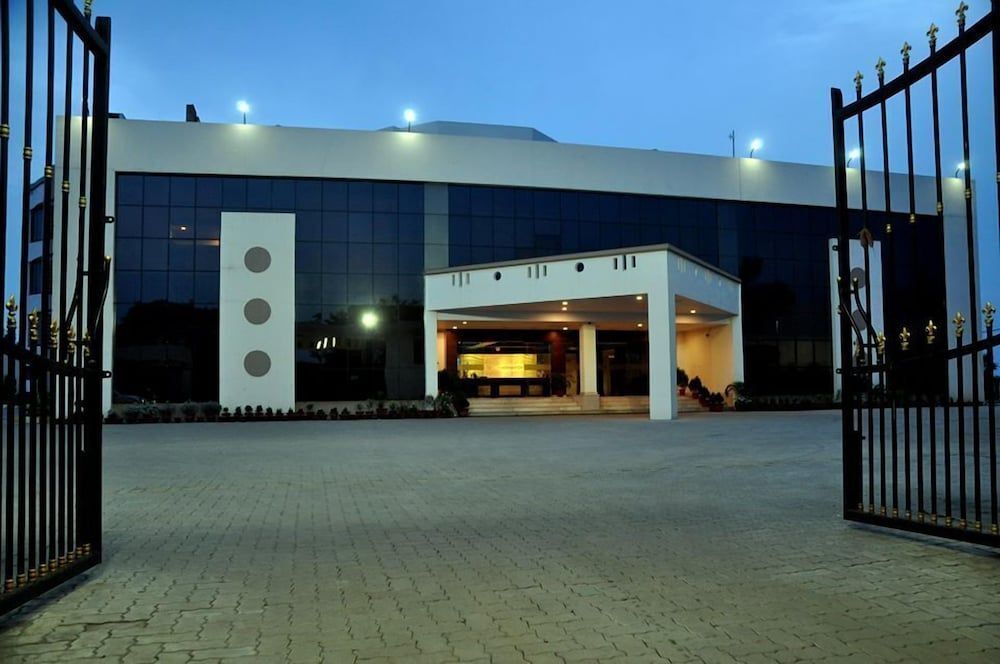 Hotel Suncity Palace — hotel in Jharsuguda