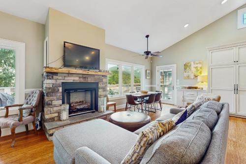 Lake Therapy in Lake Lure, United States