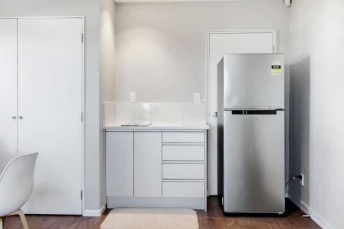 The Base Guest Suite with Wi Fi and Deck — 4-Star Luxury Hotel in Auckland, New Zealand