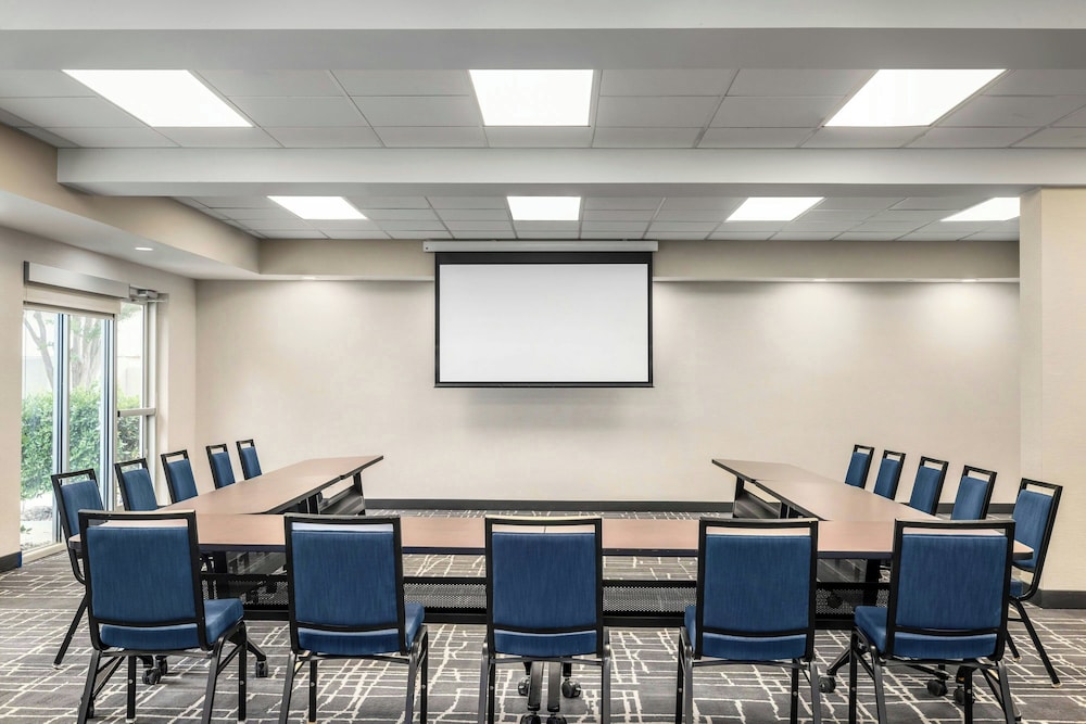TownePlace Suites by Marriott Charlotte LoSo Airport - photo 21