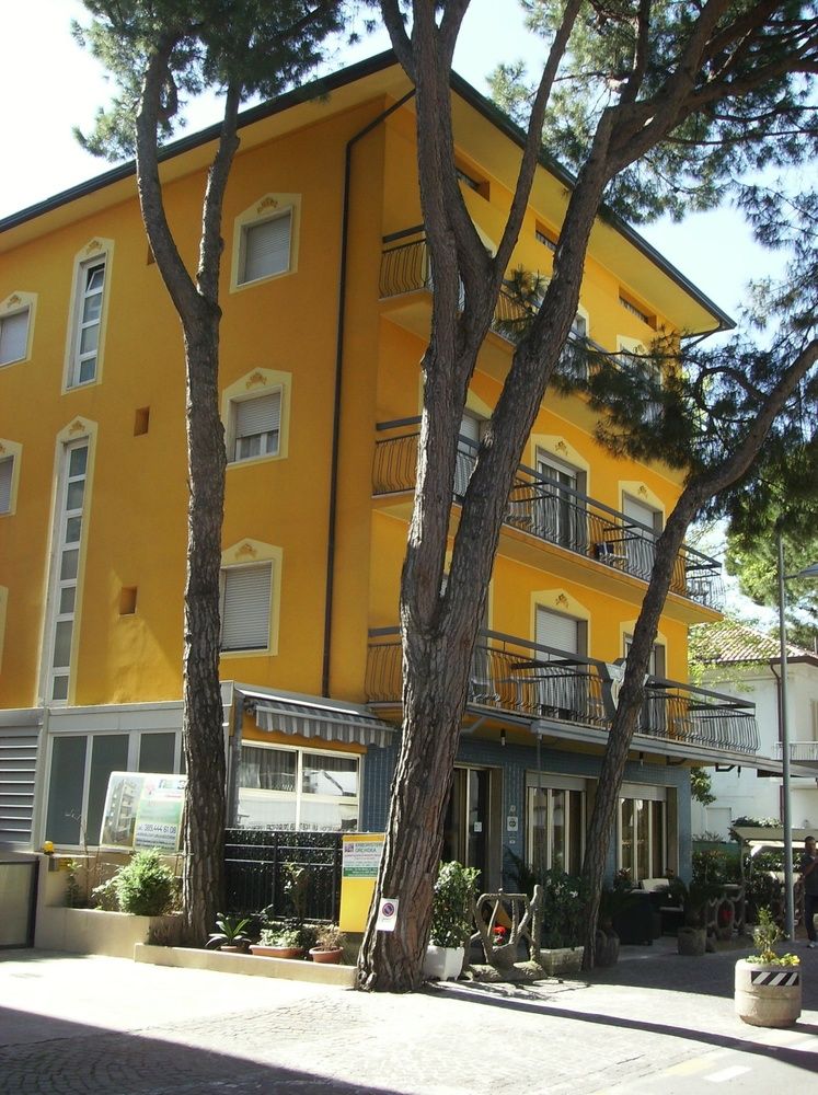 Albergo Lorena - last minute hotel in Riccione