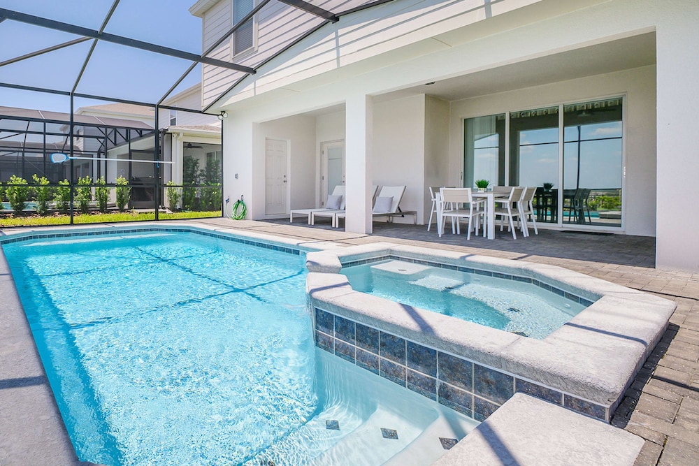 Upstay Windsor Island Resort Home w Pool Spa BBQ - photo 8