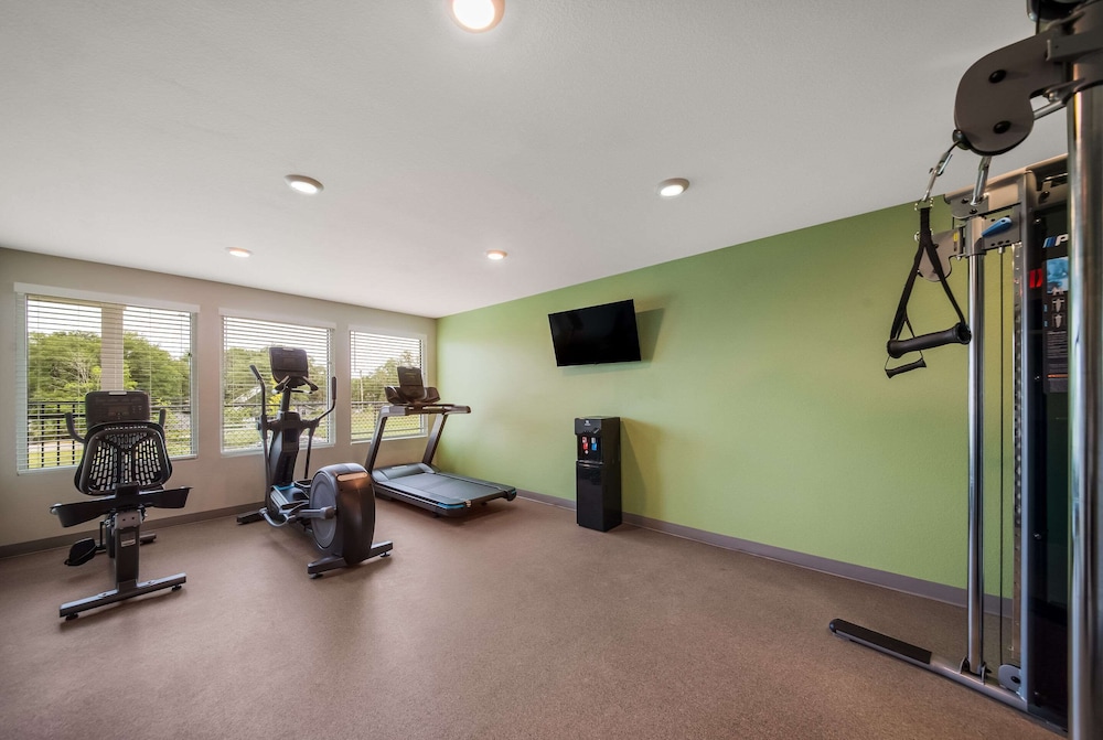 WoodSpring Suites Inverness - photo 19