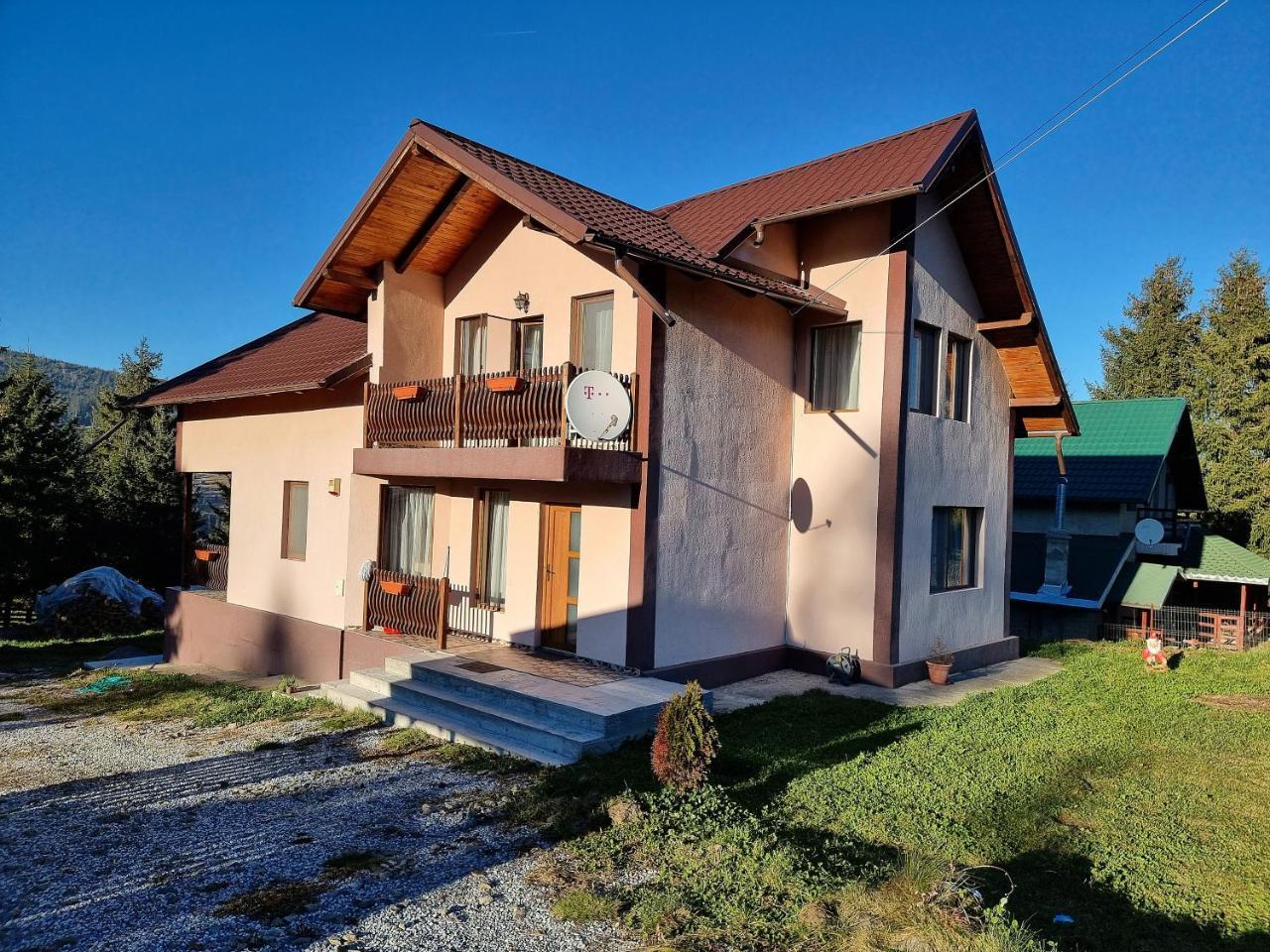 Casa Dragomir — 4-Star Luxury Hotel in Gura Humorului, Romania