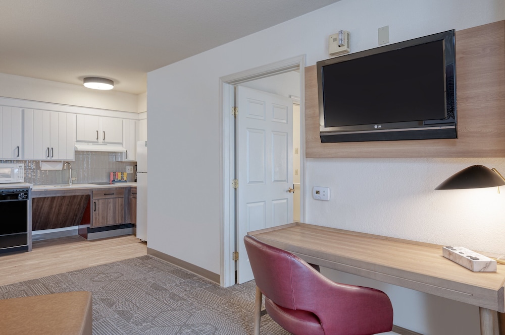 Staybridge Suites Allentown Bethlehem Airport by IHG - photo 24