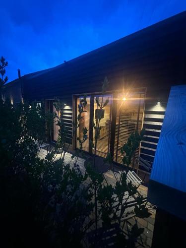 Bramble Cottage — 4-Star Luxury Hotel in Eckington, United Kingdom