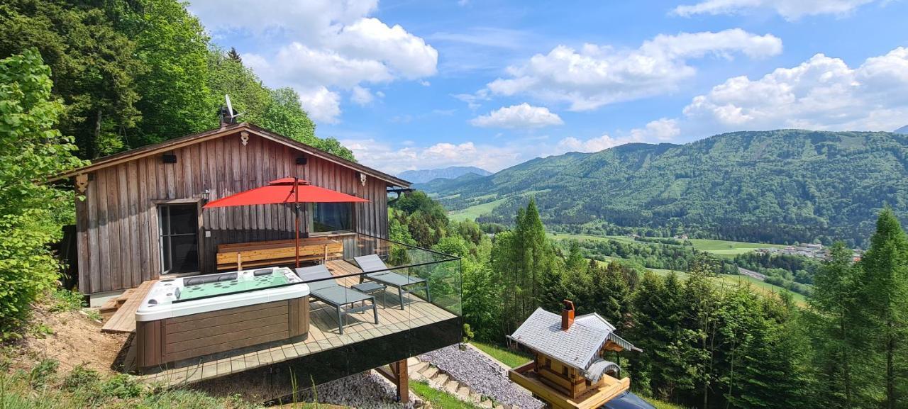 Ruhige Bergvilla in Alleinlage am Mondsee mit Seeblick Bergblick und Whirlpool pet-friendly hotel Innerschwand