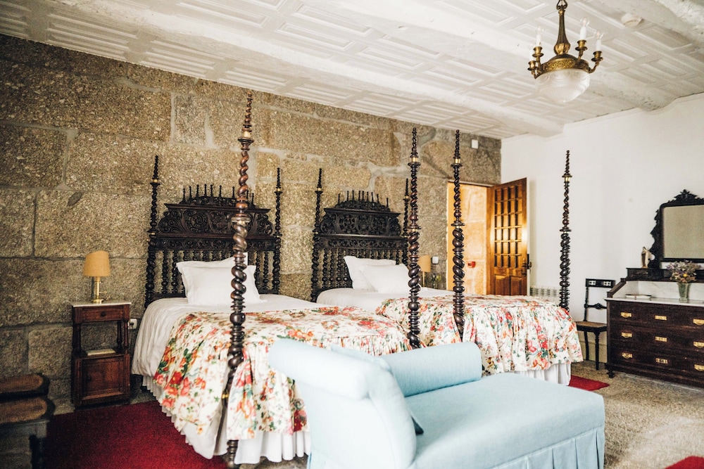 Quinta De Guimaraes - carbon neutral hotel in Baiao