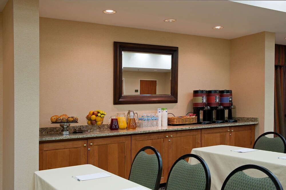 Hampton Inn Indianapolis Carmel - photo 29
