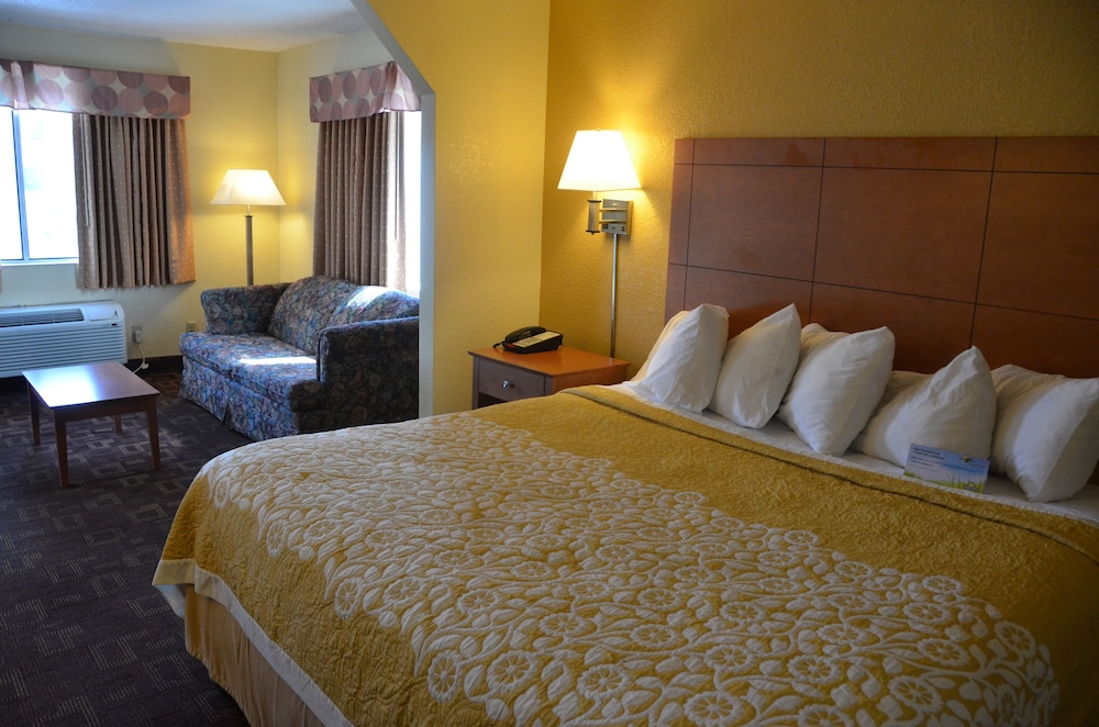 Days Inn by Wyndham Nashville Airport - photo 9