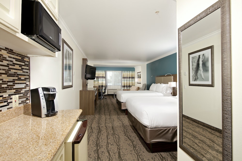 Holiday Inn Express & Suites Paso Robles an IHG Hotel - photo 2
