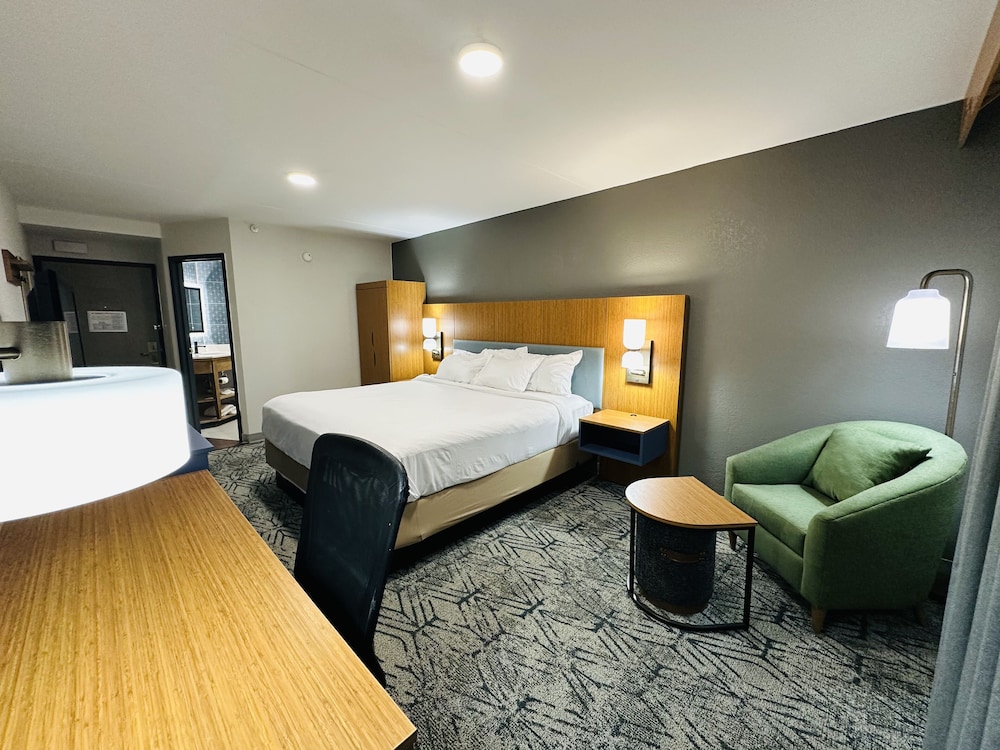 Country Inn & Suites by Radisson Canton near Hall - photo 12