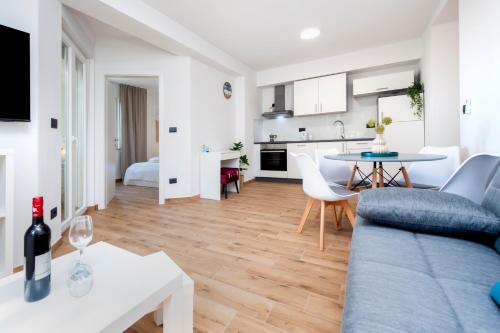 Apartments Sunrise & Sunset by Irundo — 4-Star Luxury Hotel in Rovinj, Croatia