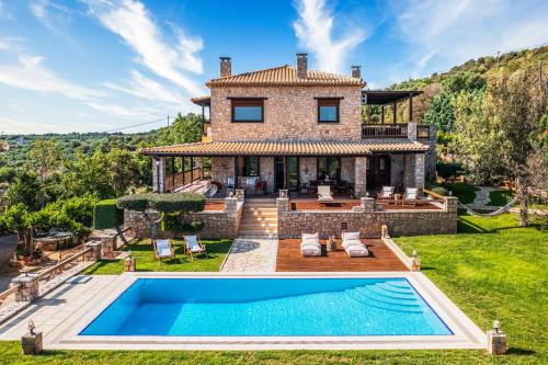 Villa Vicanti — 4-Star Luxury Hotel in Pylos, Greece