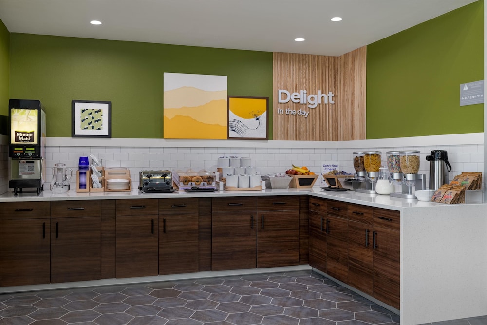 Spark by Hilton Artesia - photo 38