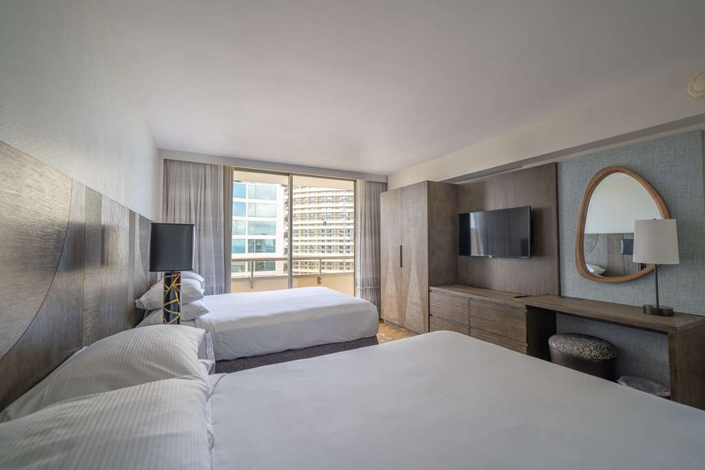 Embassy Suites by Hilton Waikiki Beach Walk - photo 34