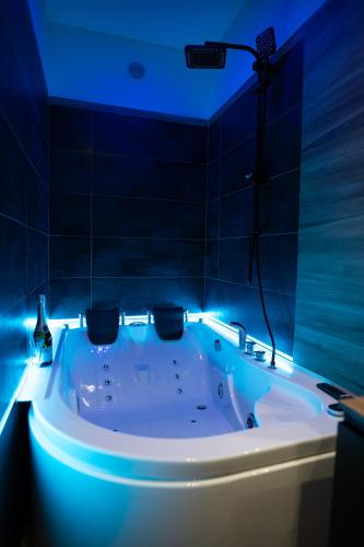 Casa Con Veranda E Idromassaggio — 4-Star Luxury Hotel in Barletta, Italy