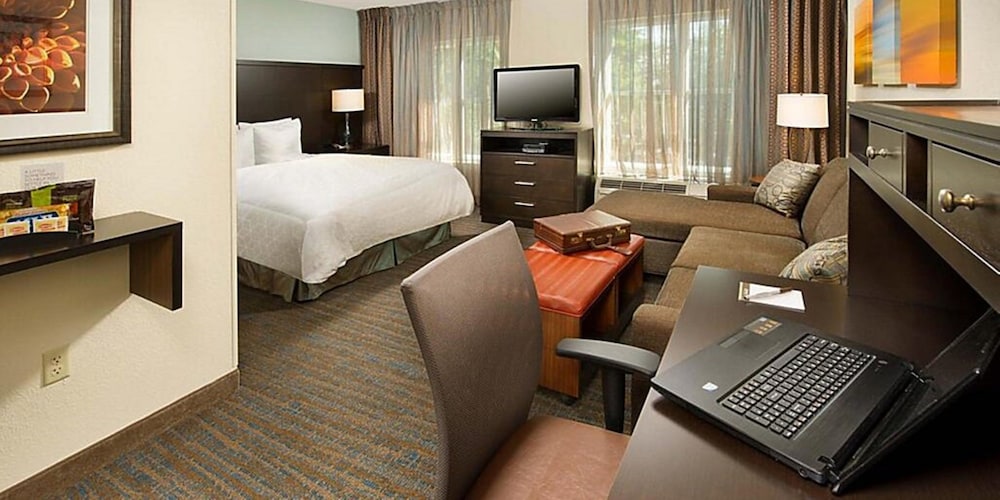 Staybridge Suites Lincolnshire by IHG - photo 15