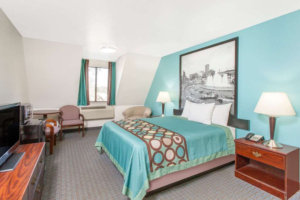 Super 8 by Wyndham Sallisaw - photo 9
