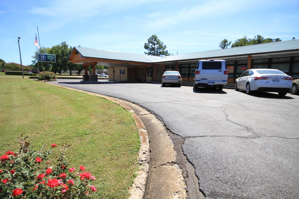 Holiday Terrace Motel - photo 50