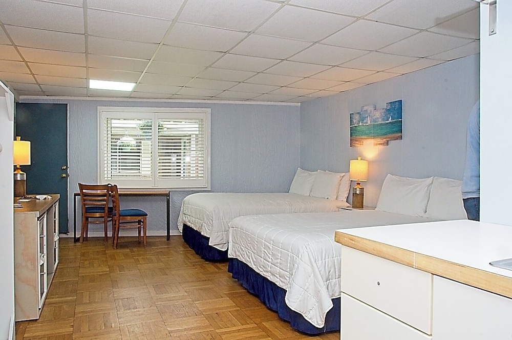 Vineyard Harbor Motel Private Beach - photo 103