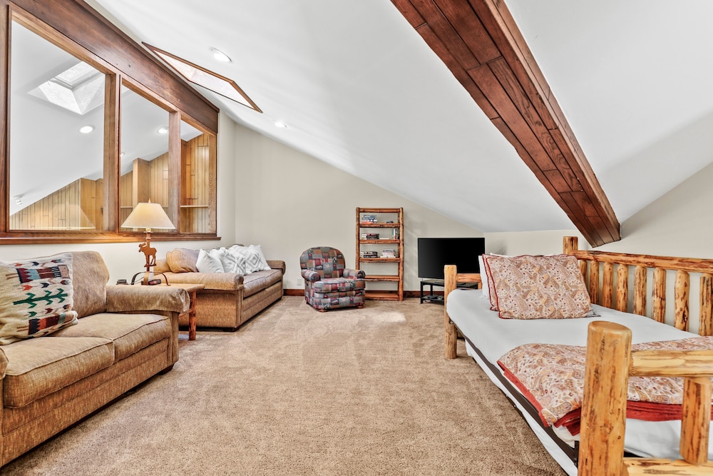Fairway Village 2570 - photo 21