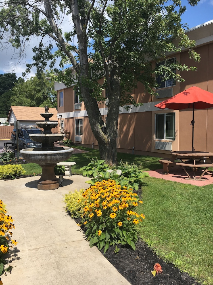 AAshram Hotel by Niagara River - photo 26