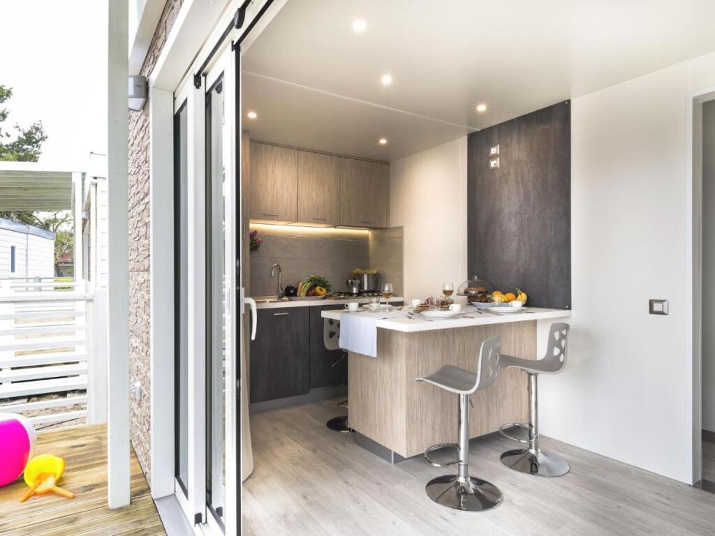 Mobile Home for dog Owners in Caorle — 5-Star Luxury Hotel in Caorle, Italy