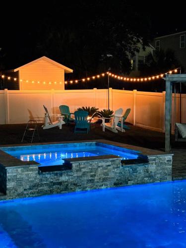 Hook Wine & Sinker 3rd Row Crescent Beach Section — Myrtle Beach — photo 4