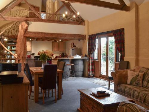 Meadow Barn — 4-Star Luxury Hotel in Ellingham, United Kingdom