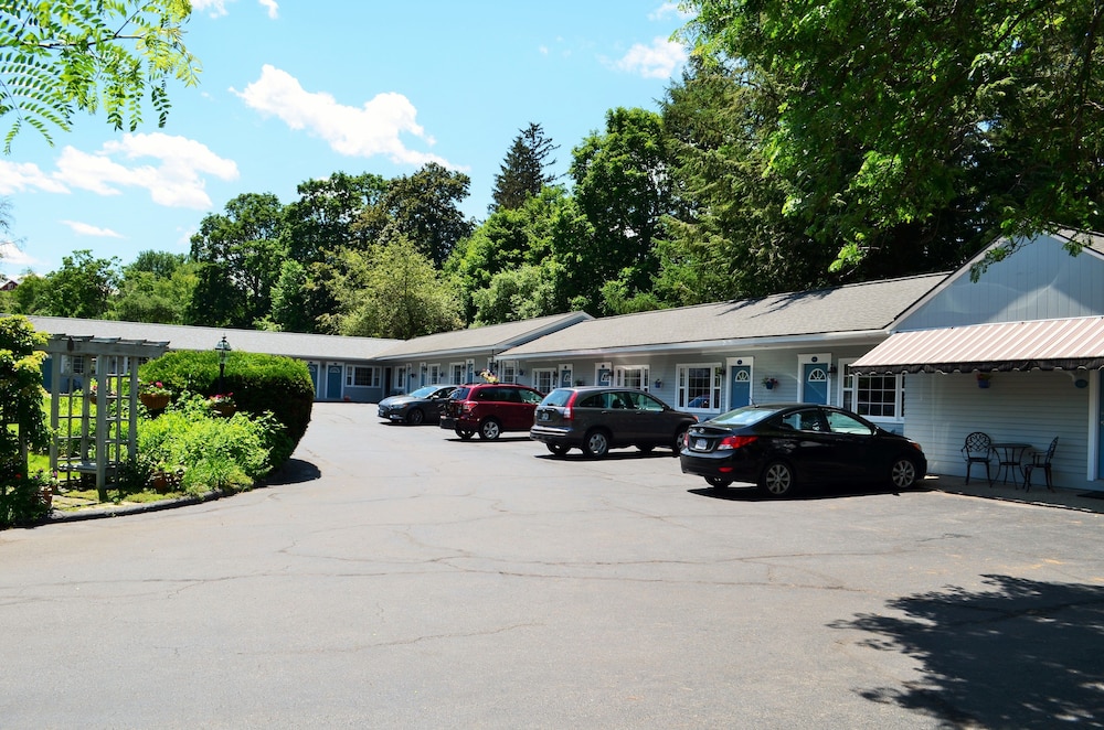 Maple Terrace Motel - photo 94