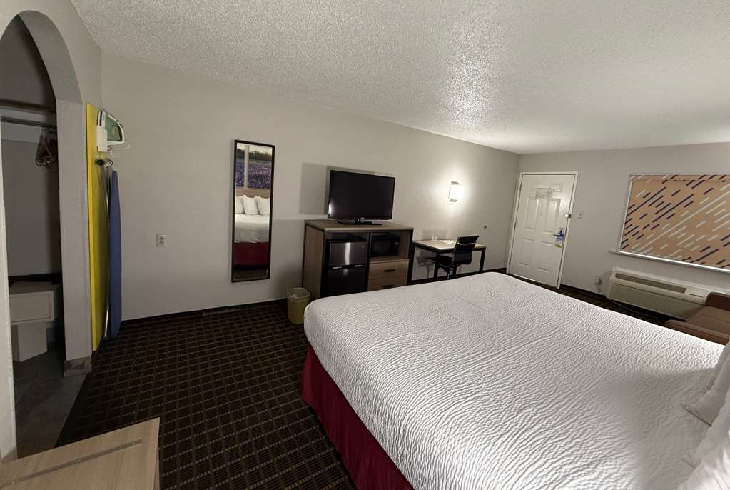 Days Inn by Wyndham San Antonio Morgan's Wonderland IH 35 N - photo 25