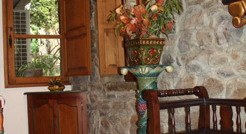 Alojamientos Cenera - carbon neutral hotel in Mieres