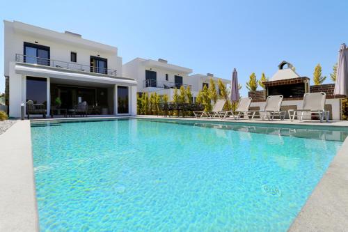 Glaroi 3 in Pefkochori, Greece